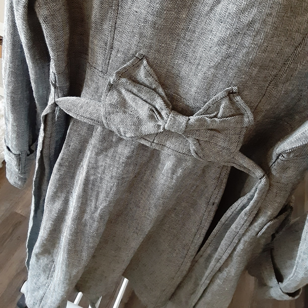 Like New Belted Gray Takara Coat - Picture 5 of 9
